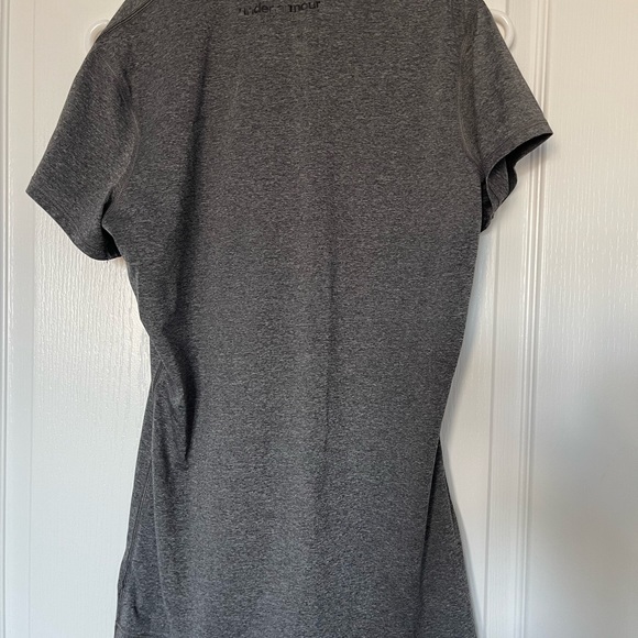 Underarmour short sleeve fitted tshirt. - Picture 3 of 3
